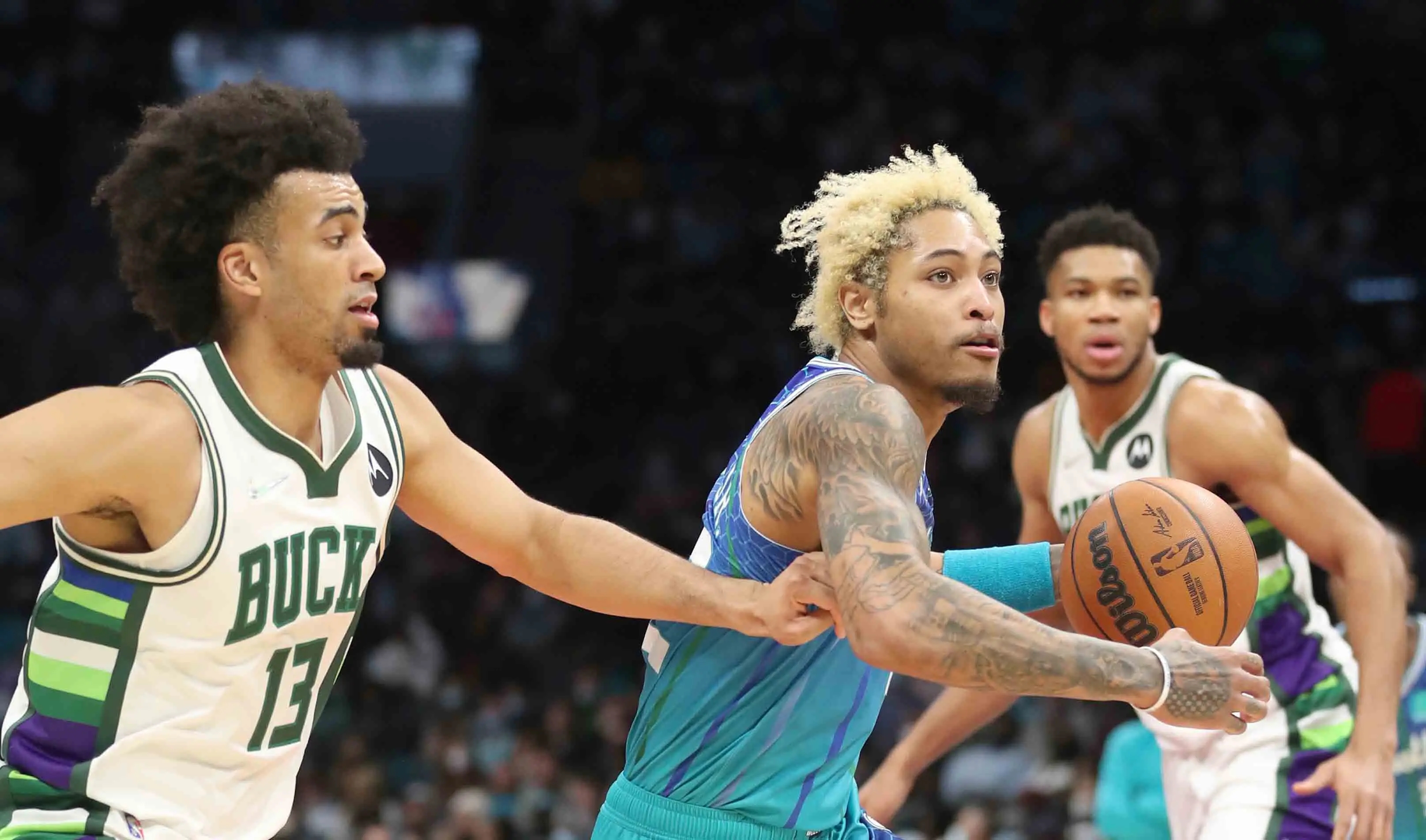 人惨遭雄鹿逆转,遭遇两连败的简单介绍 人惨遭雄鹿逆转,遭遇两连败的简单介绍