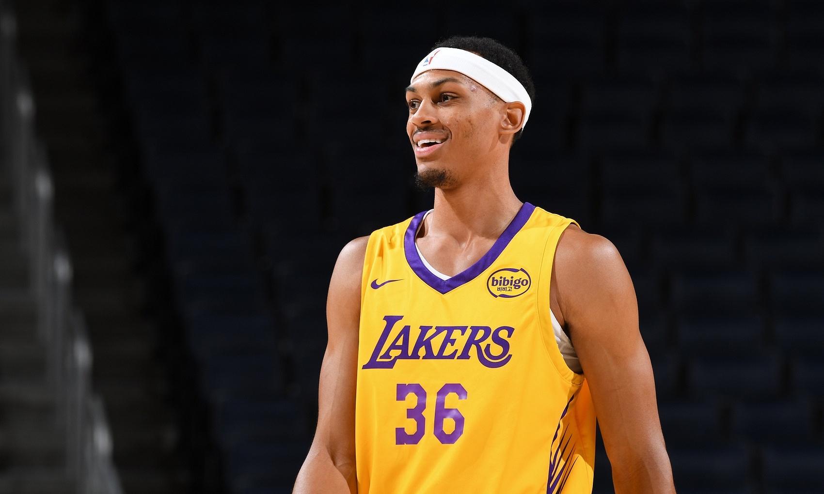 湖人B队轻取独行侠,贝弗利制霸全场的简单介绍 湖人B队轻取独行侠,贝弗利制霸全场的简单介绍