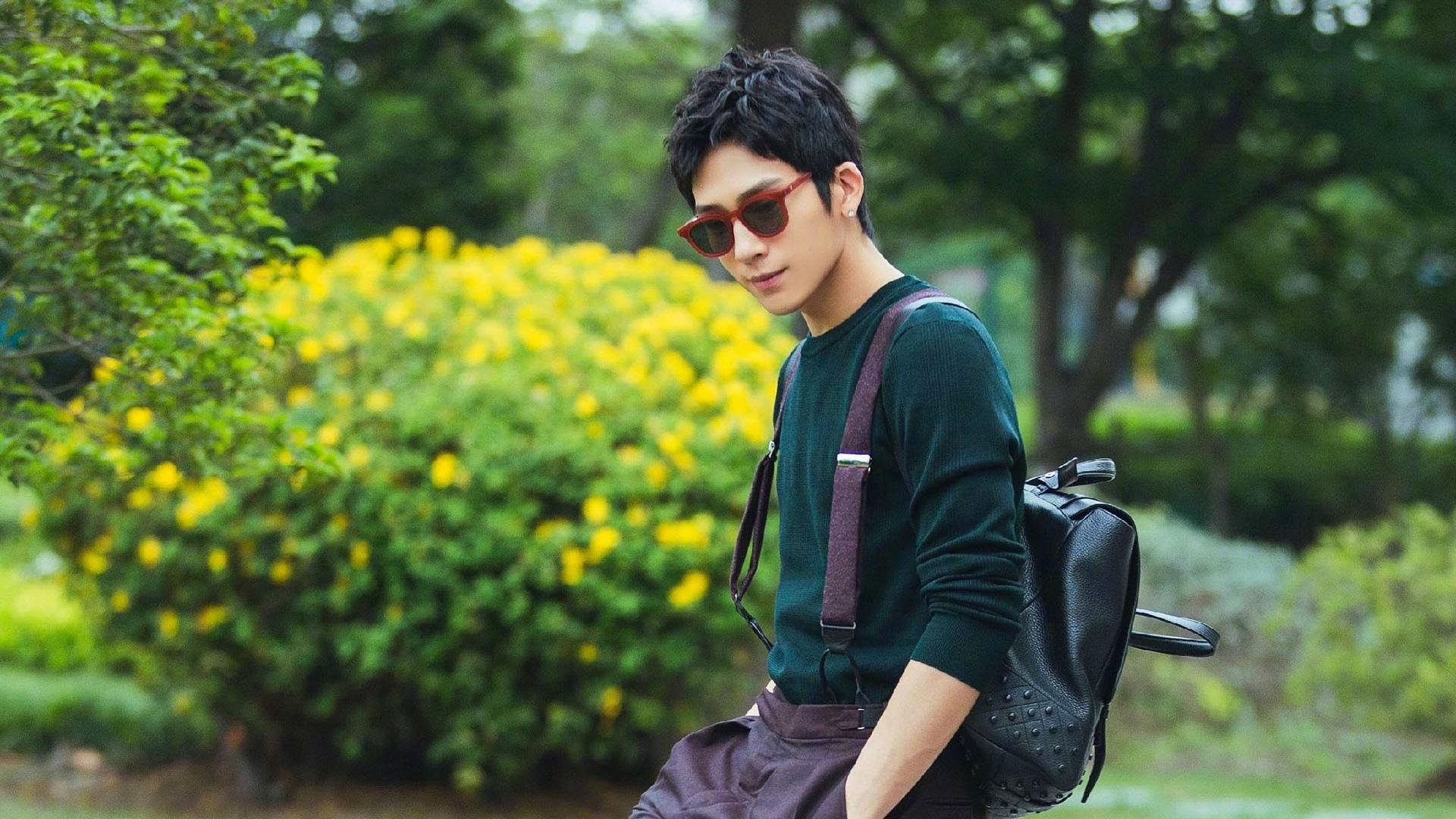 开云体育官网-足球智慧的重塑，斯通斯的防守艺术与曼联碾压巴萨背后的现代密码