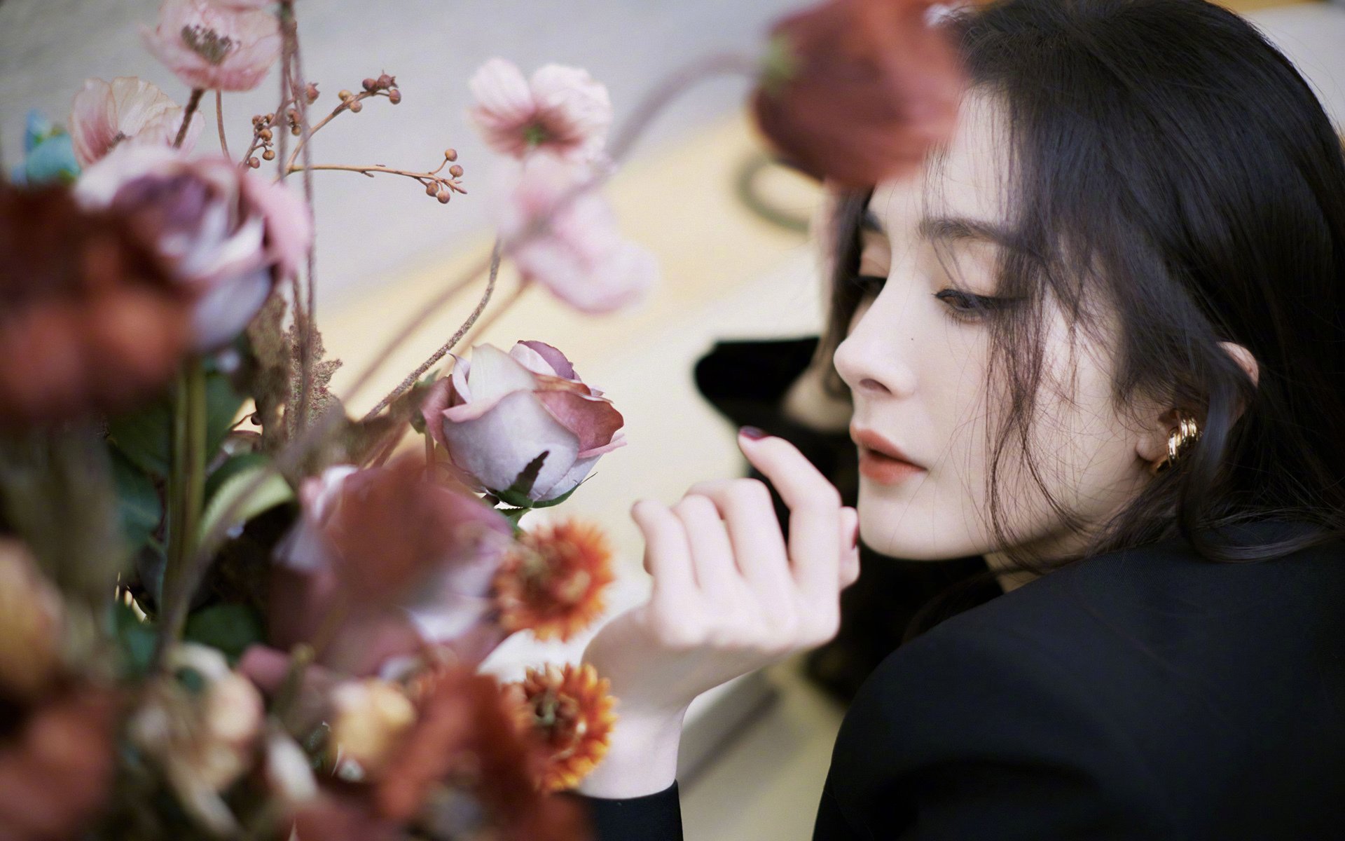 开云-梦剧场血战突围，德里赫特以降维打击撕裂阿尔及利亚钢铁防线，曼联新核宣告霸权